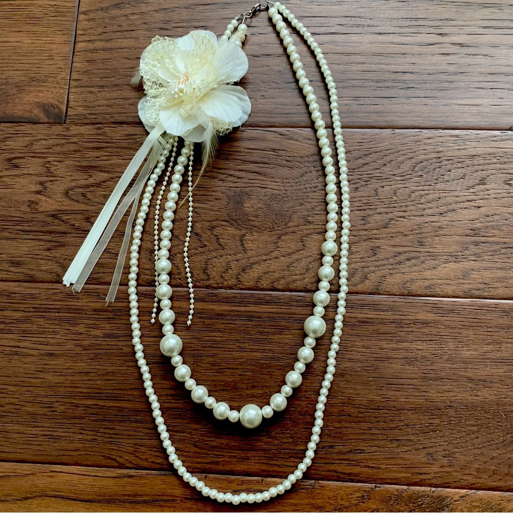 Double strand Pearl Necklace with Flower Brooch